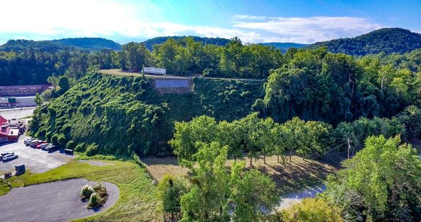 4020 Parkway , Pigeon Forge, TN 37863